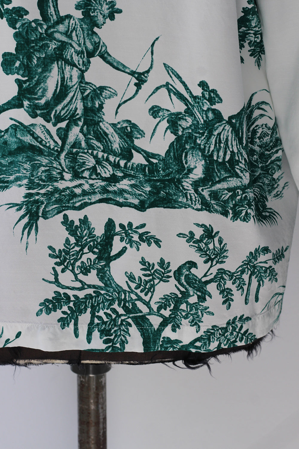 UNUSED "4 continents print long sleeve shirt" (white×green)