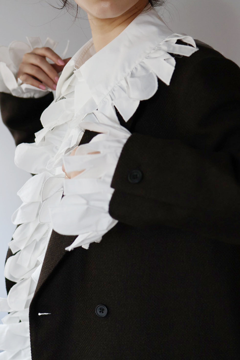 JUN MIKAMI "ruffle shirt" (white)