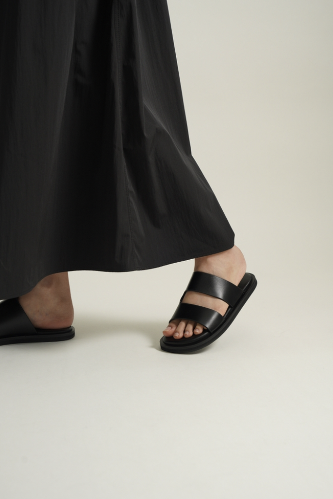 Waa studios "CÊ SANDALS" (black)
