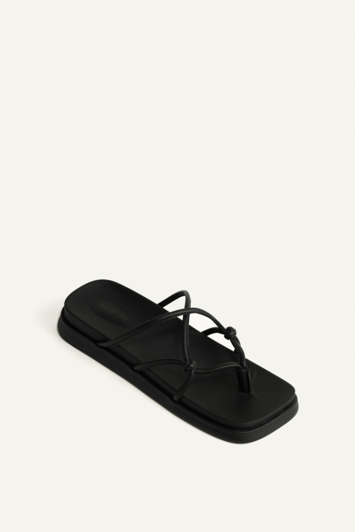 Waa studios "RỐI SANDALS" (black)
