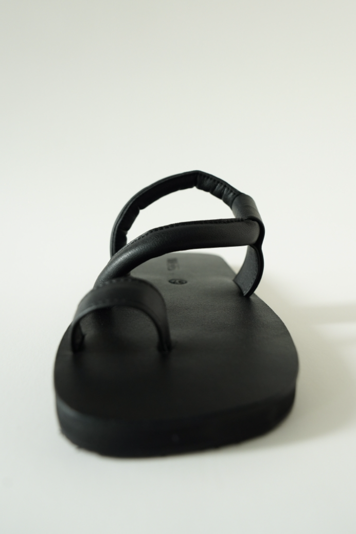 Waa studios "NỌ SANDALS" (black)