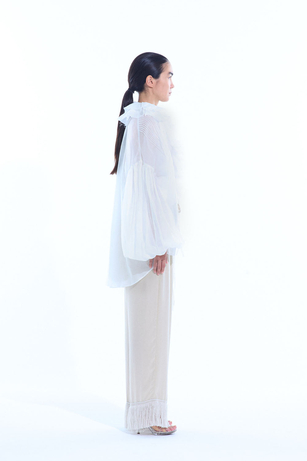 ERiKO KATORi "ramie sheer pin tuck blouse" (white)