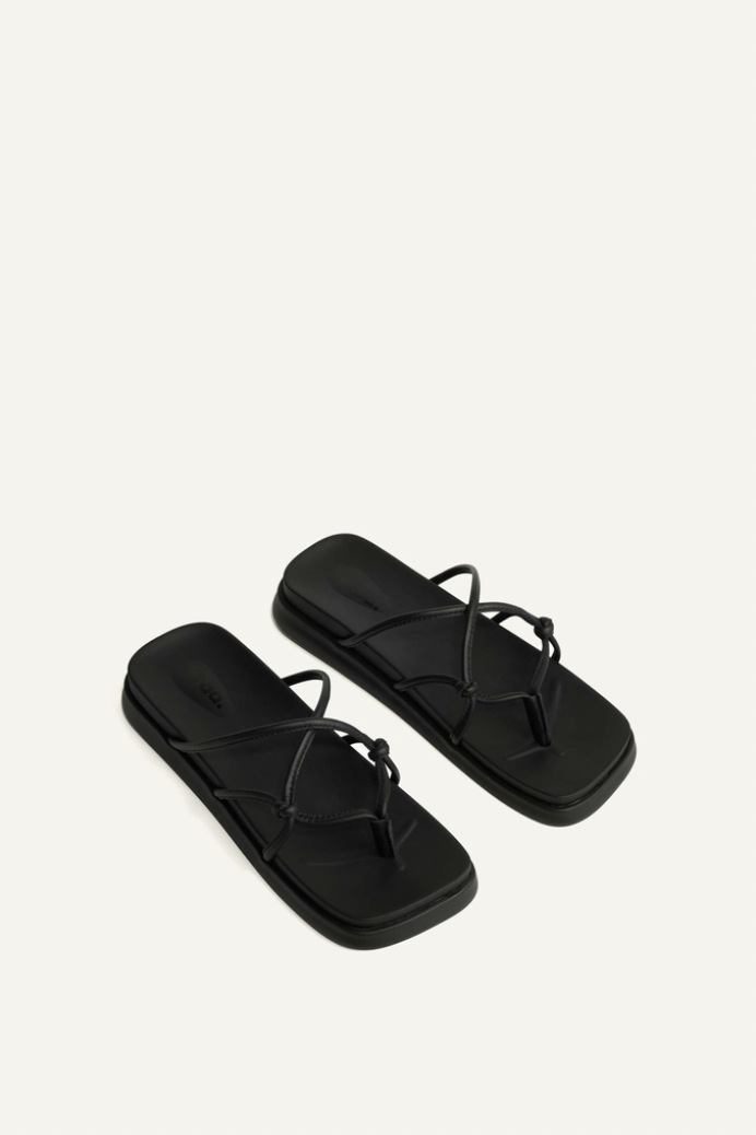 Waa studios "RỐI SANDALS" (black)