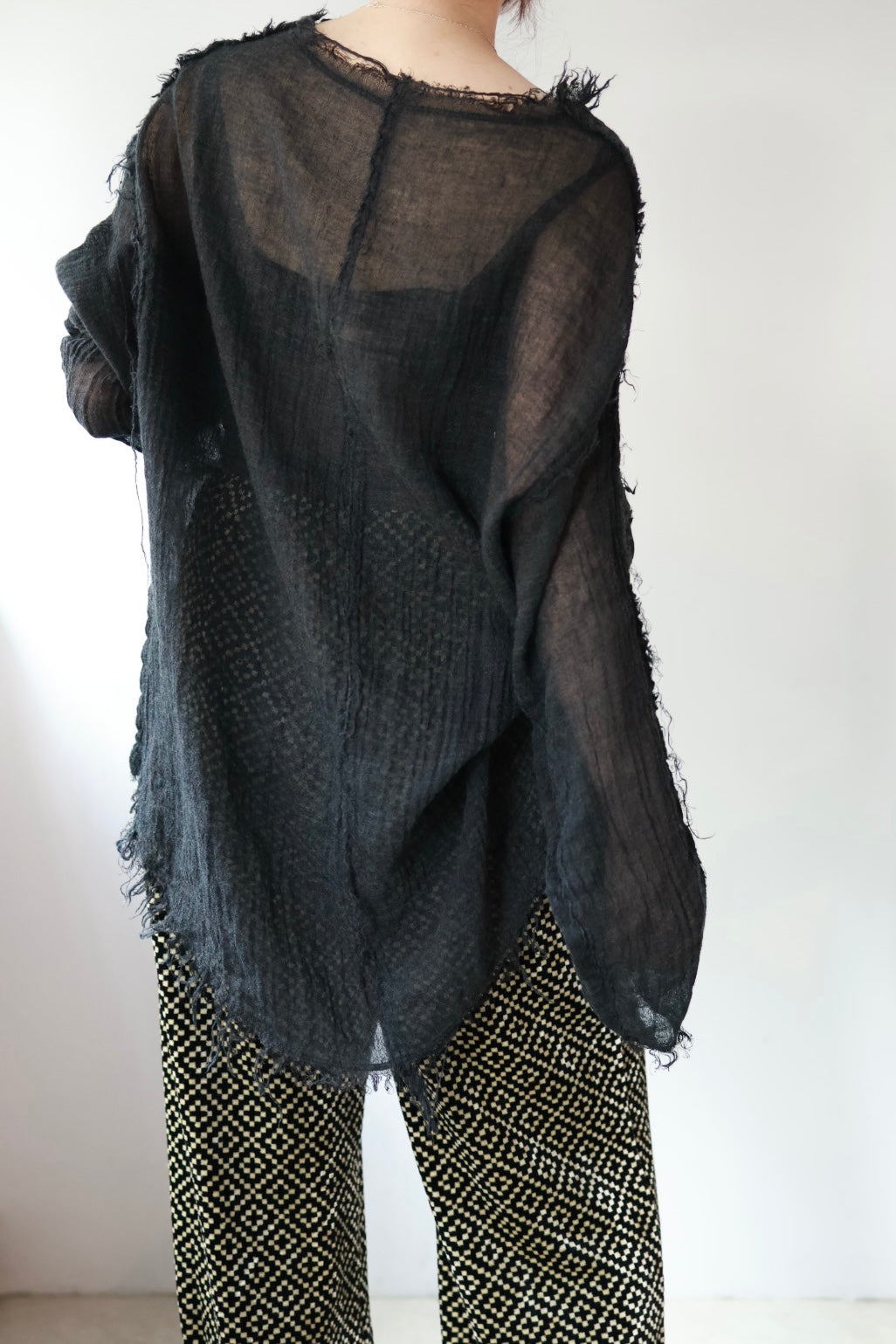 ERiKO KATORi "wool linen gawze top" (black)