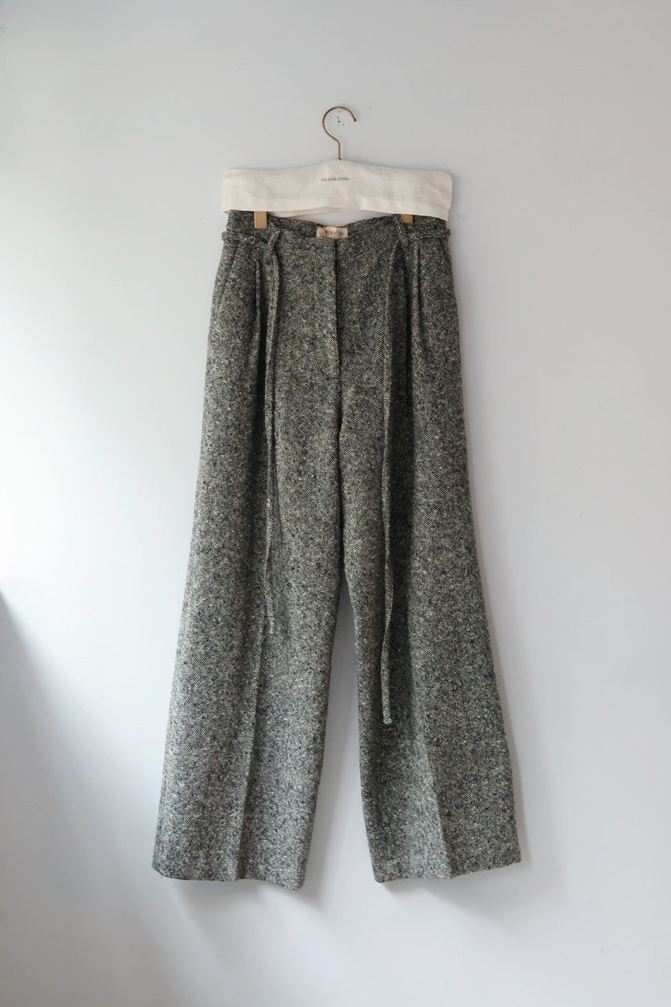 ERiKO KATORi "nep tweed wide pants" (black)