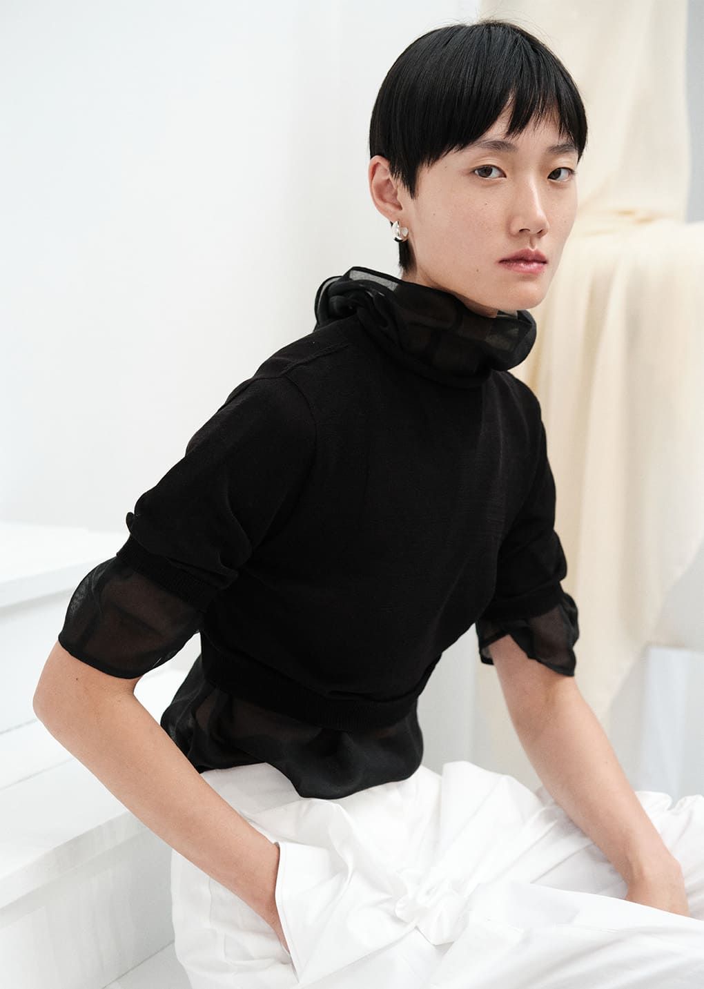 AMOMENT "sheer cropped knit" (black)