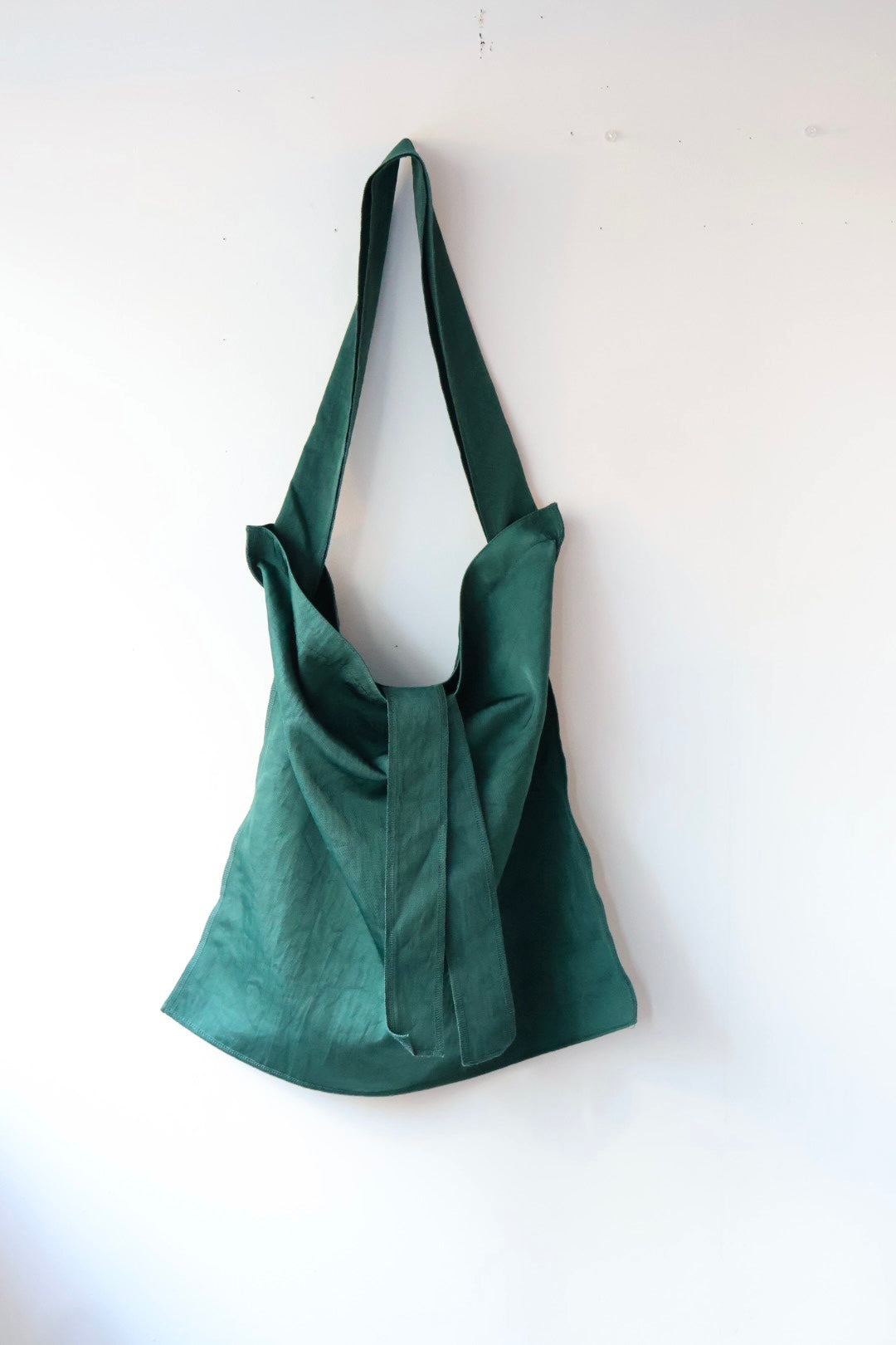 ITTI "MARY INSIDE OUT TOTE - L” (black, brown, green, red)