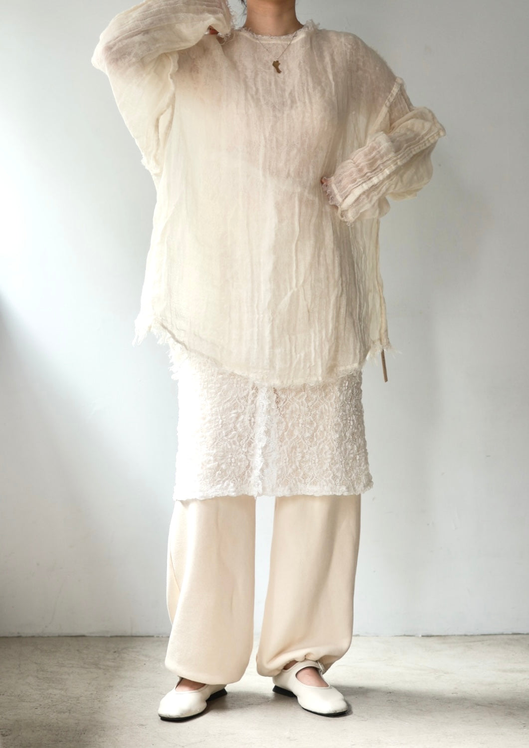 ERiKO KATORi "wool linen gawze top" (ivory)
