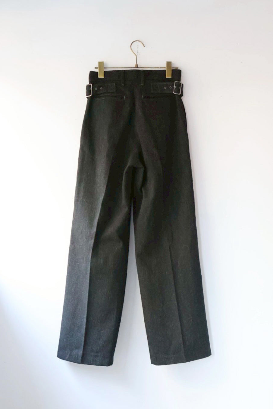 NEPLA "side w belt slacks" (gray)