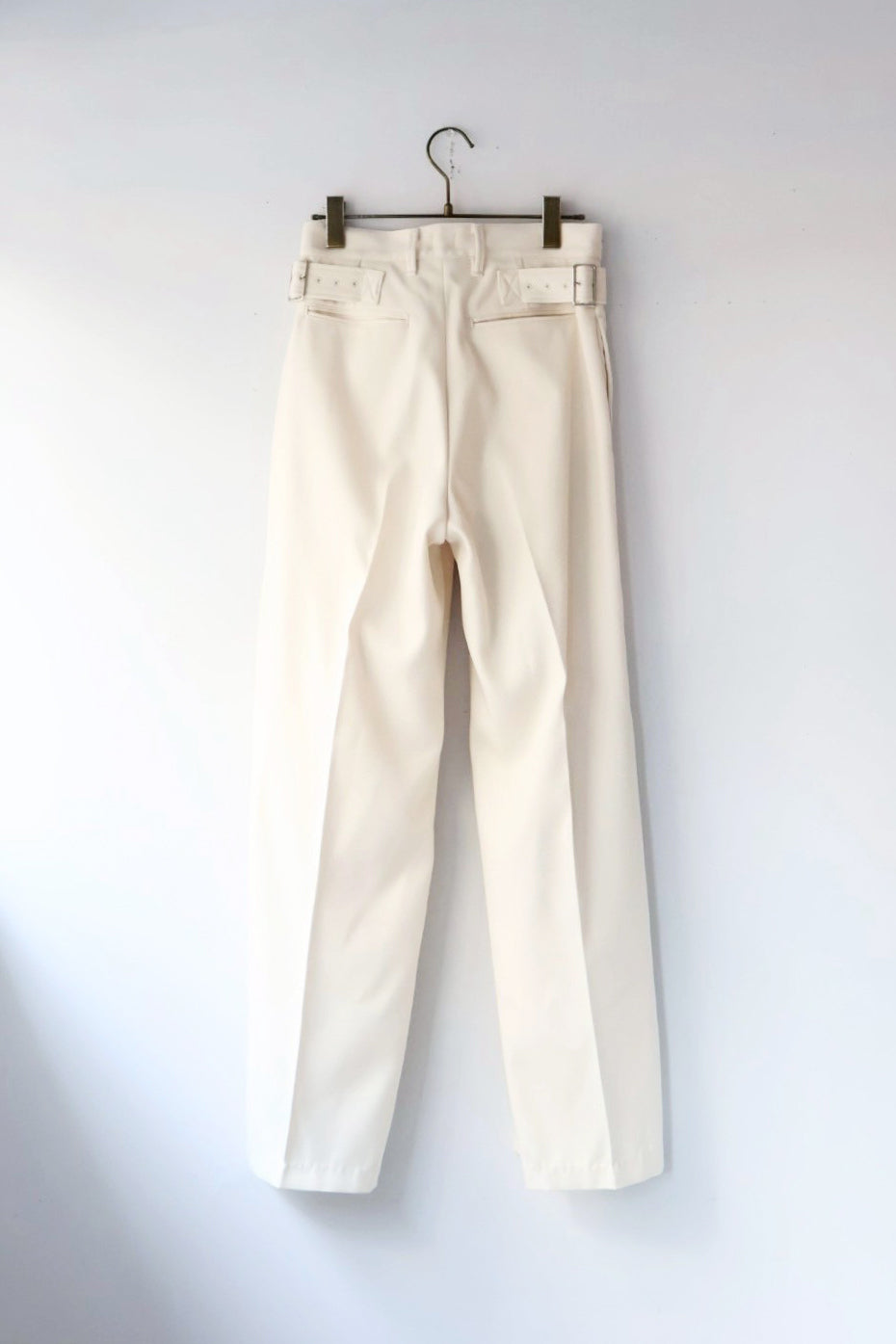 NEPLA "side w belt slacks" (white)