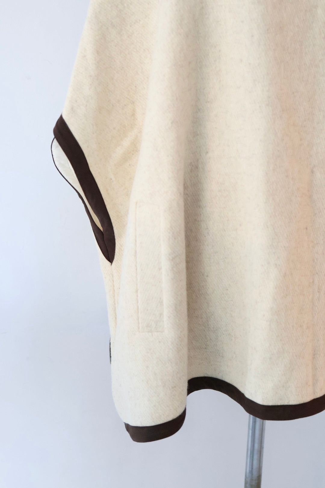 charrita "capa de lana" (off white)