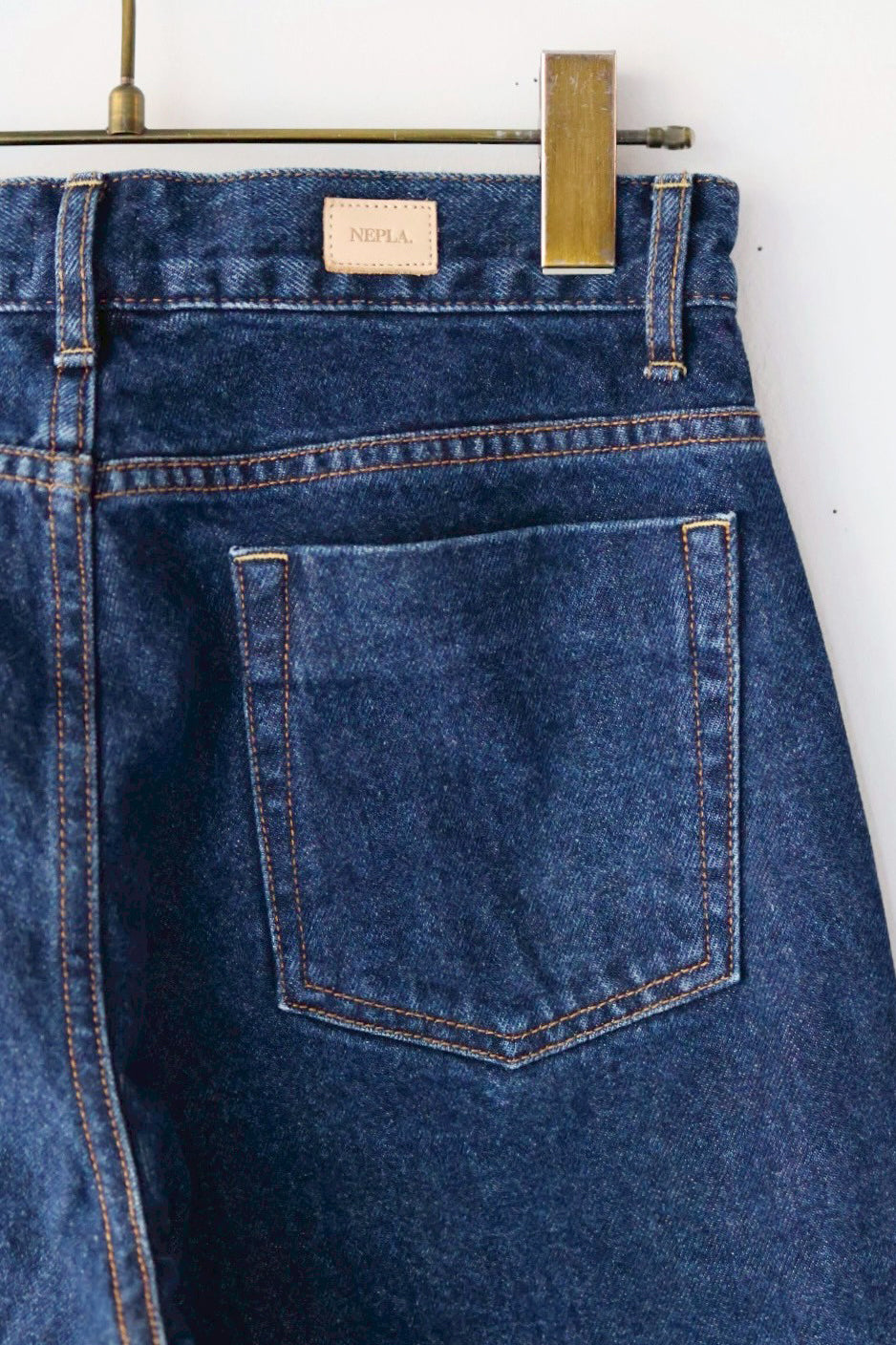 NEPLA "side pleat straight pants" (blue fade)