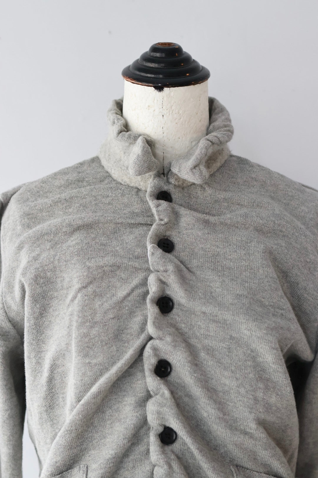 Pillings "undulated cardigan" (gray)