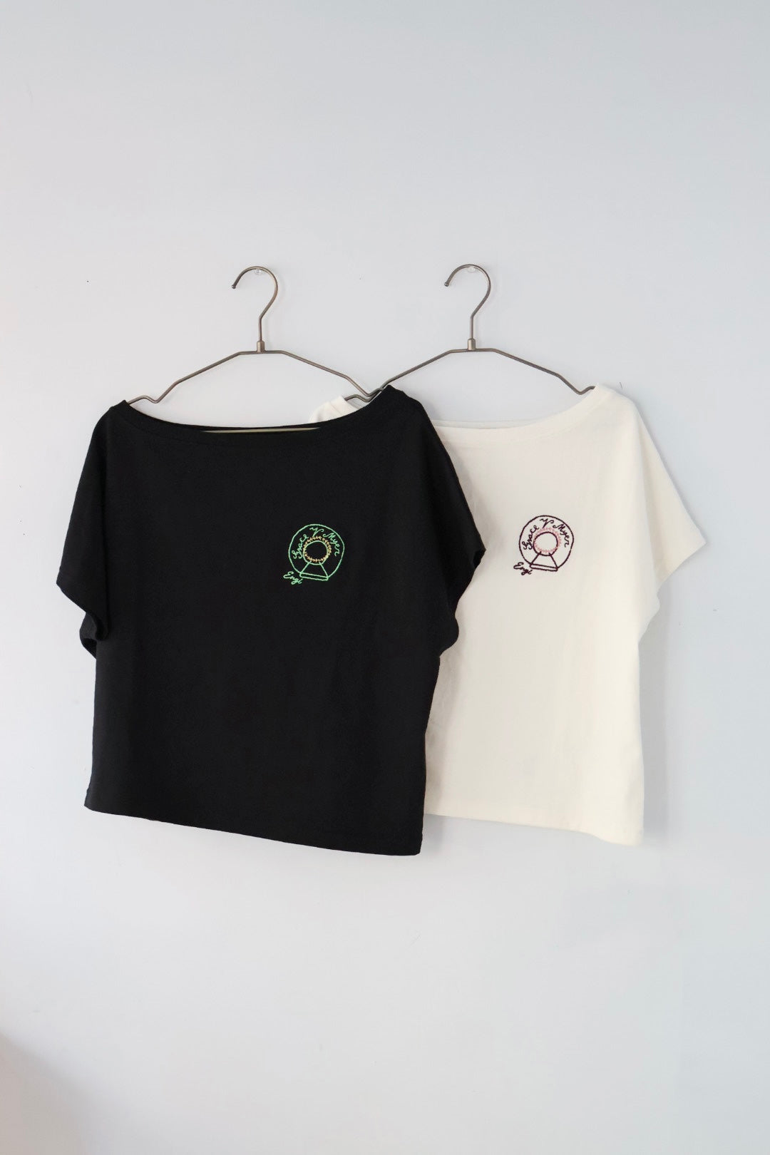 ENGI "open shoulder patch tee"