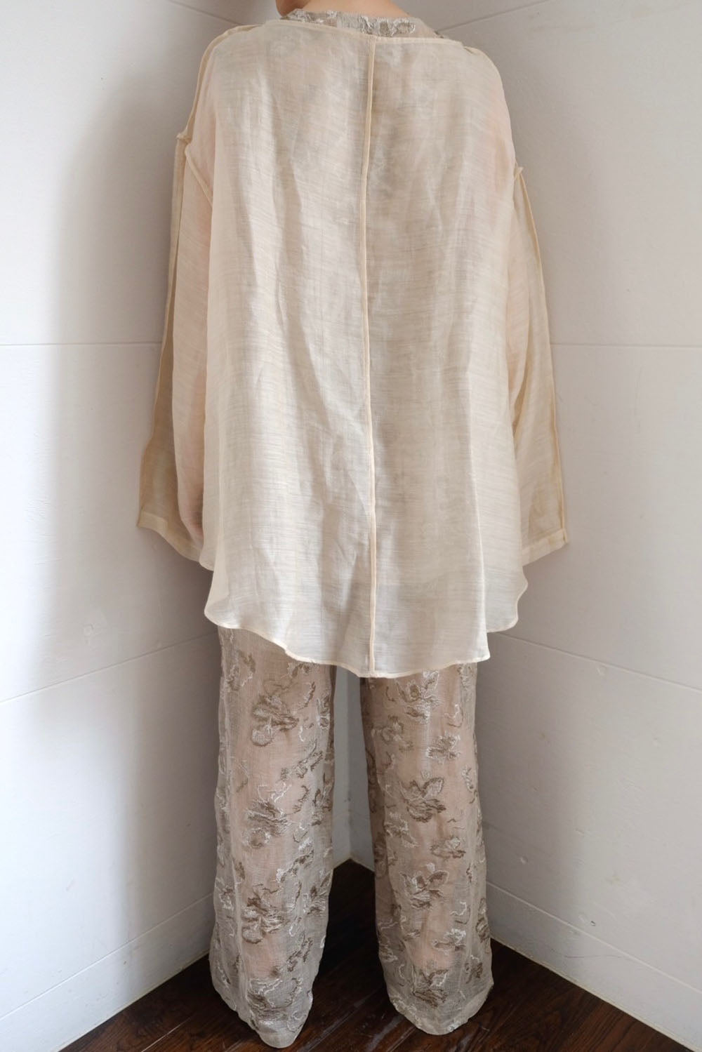 ERiKO KATORi "chanbray organdy top" (beige)