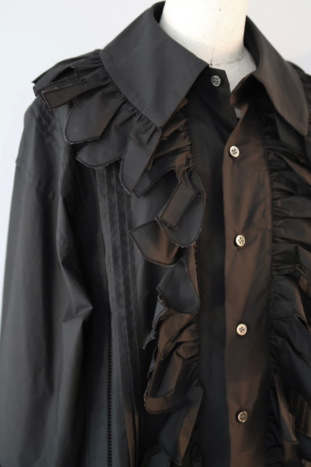 JUN MIKAMI "ruffle shirt" (black)