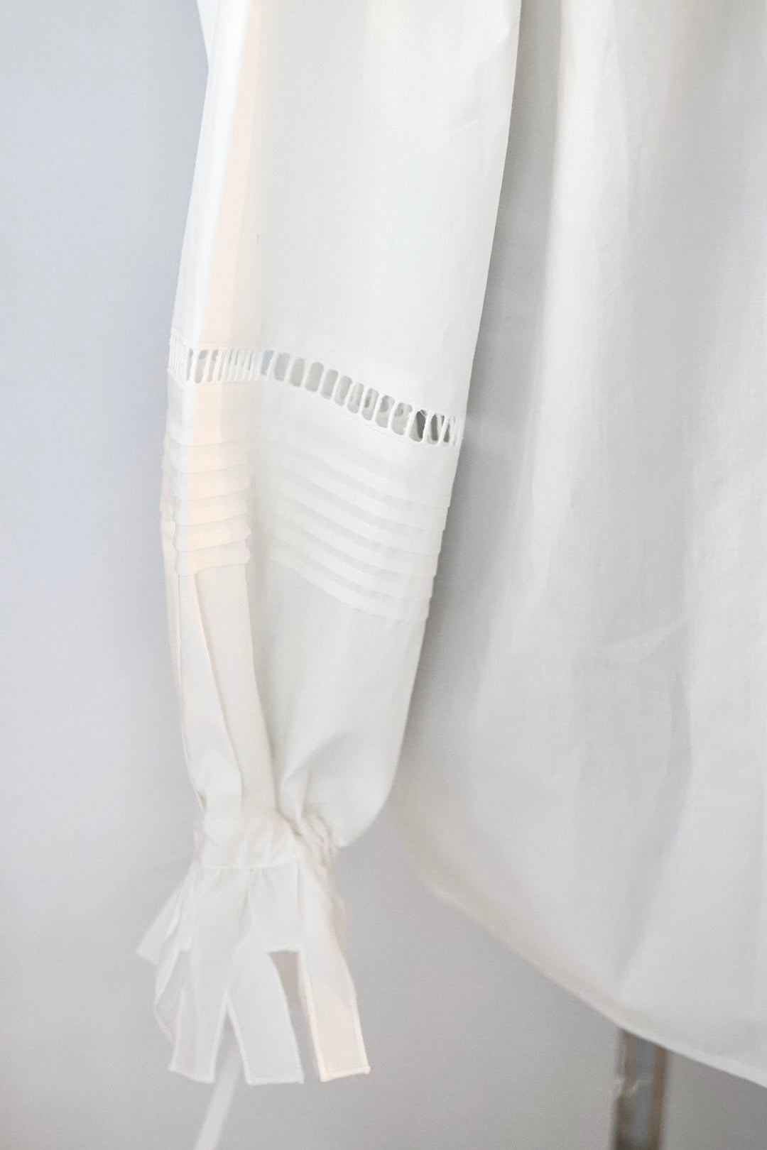 JUN MIKAMI "ruffle shirt" (white)