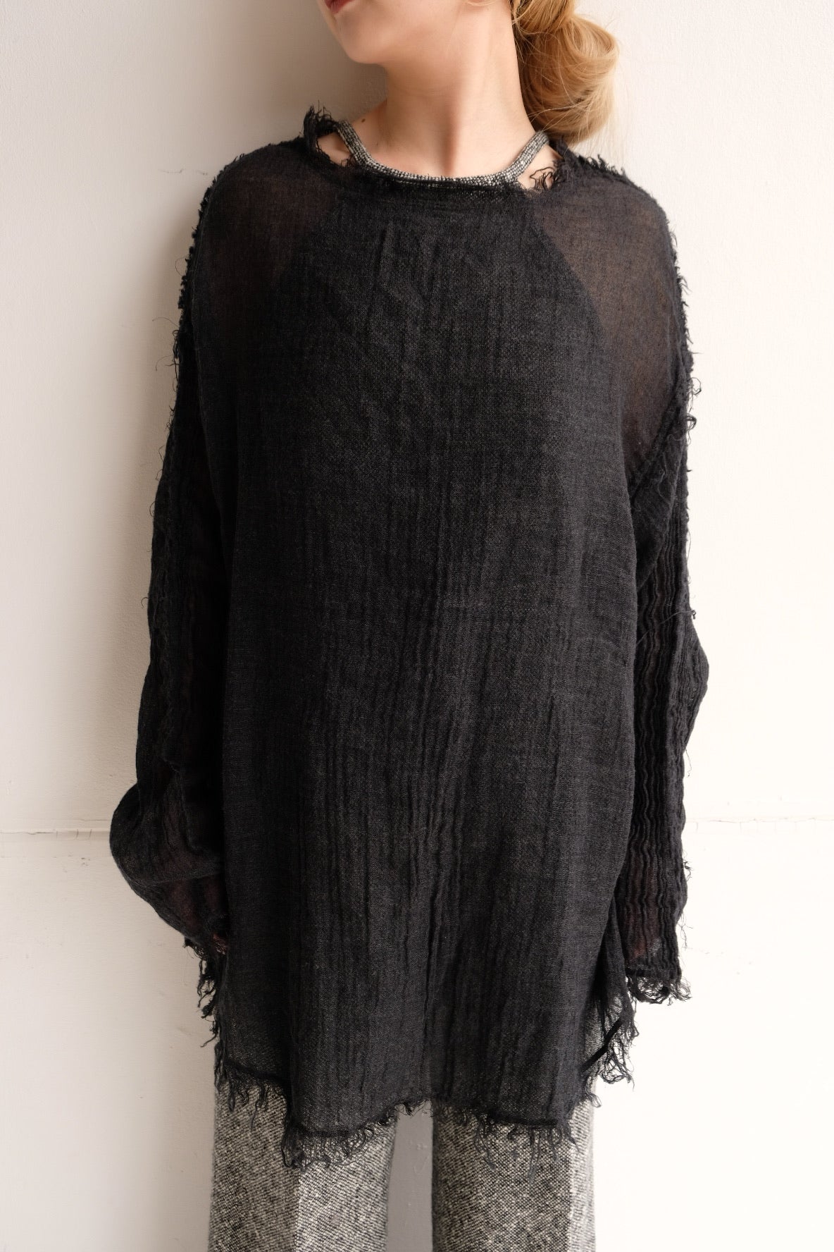 ERiKO KATORi "wool linen gawze top" (black)