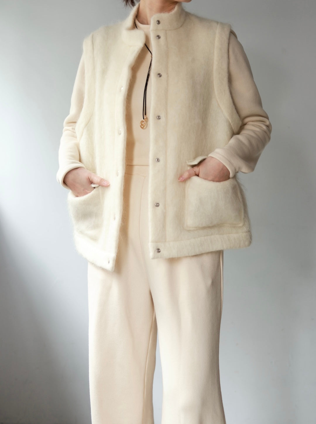 ERiKO KATORi "kid mohair vest" (ivory)