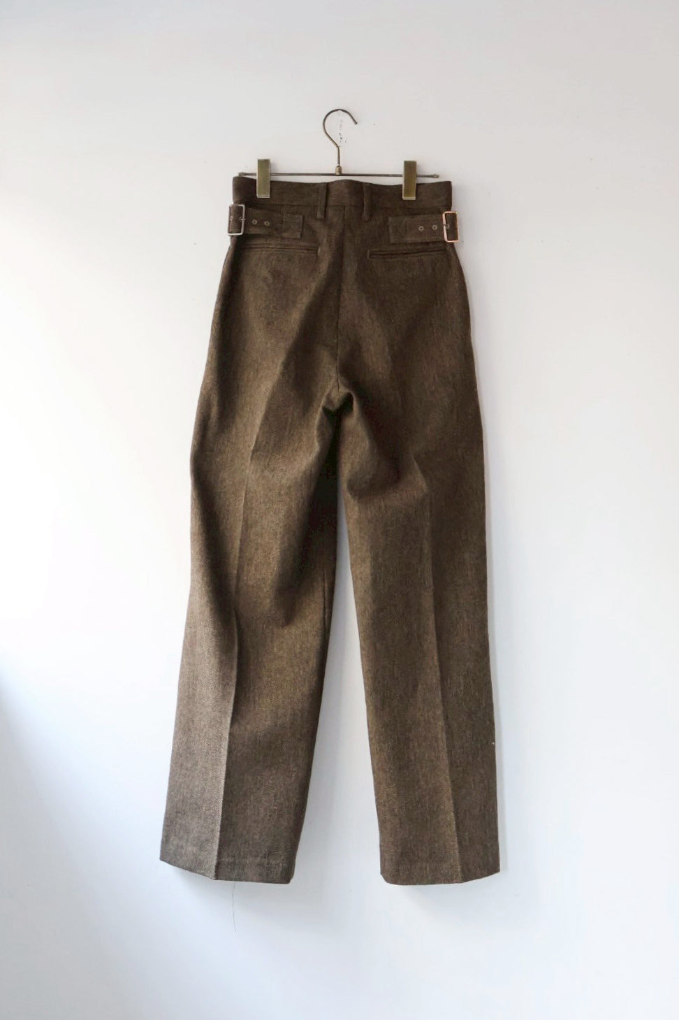 NEPLA "side w belt slacks" (khaki)
