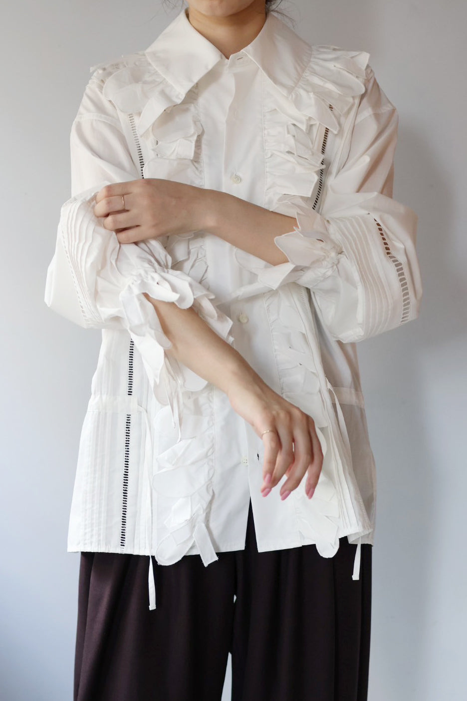 JUN MIKAMI "ruffle shirt" (white)