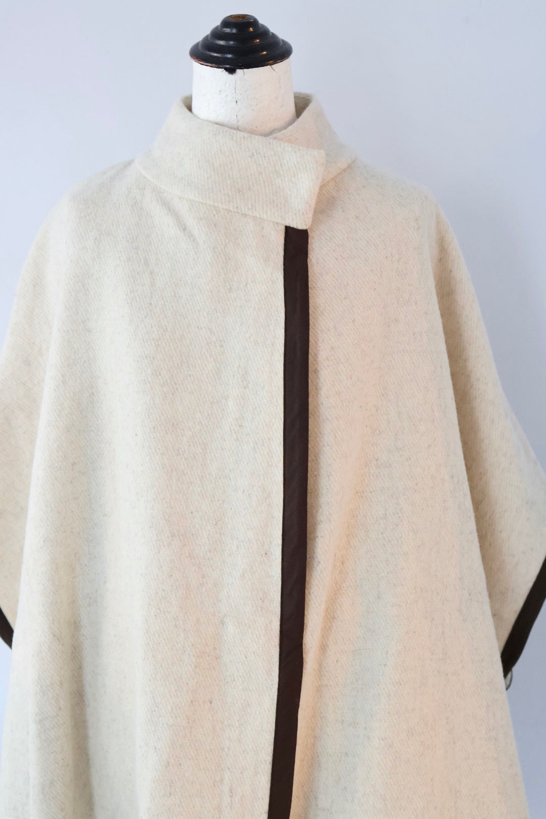 charrita "capa de lana" (off white)