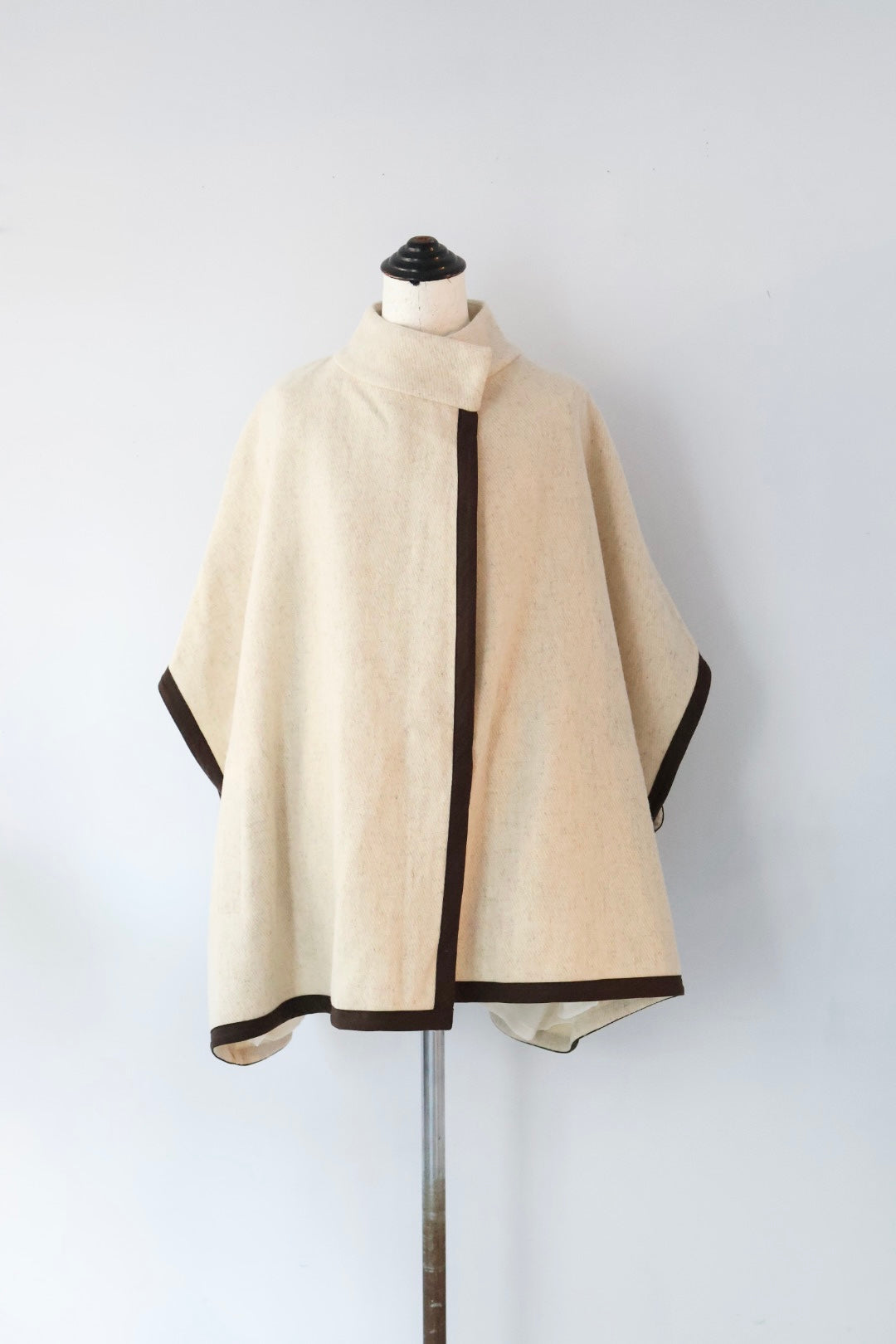 charrita "capa de lana" (off white)