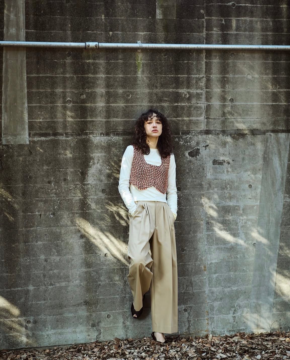VILLD "chino tuck pants" (beige)