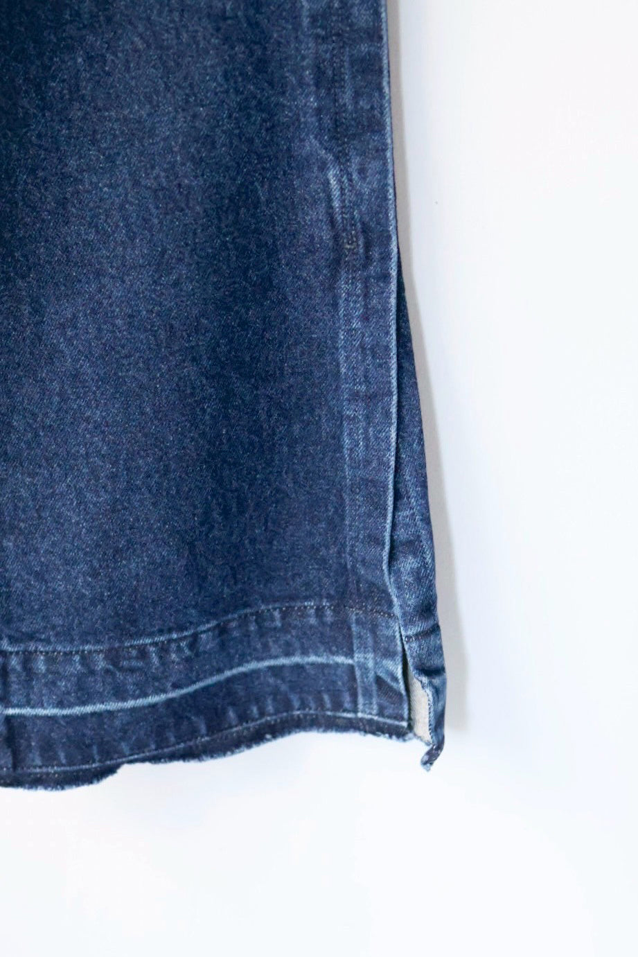 NEPLA "side pleat straight pants" (blue fade)