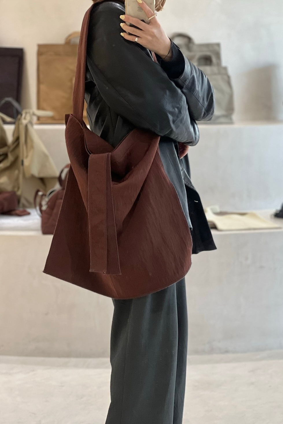 ITTI "MARY INSIDE OUT TOTE - L” (black, brown, green, red)