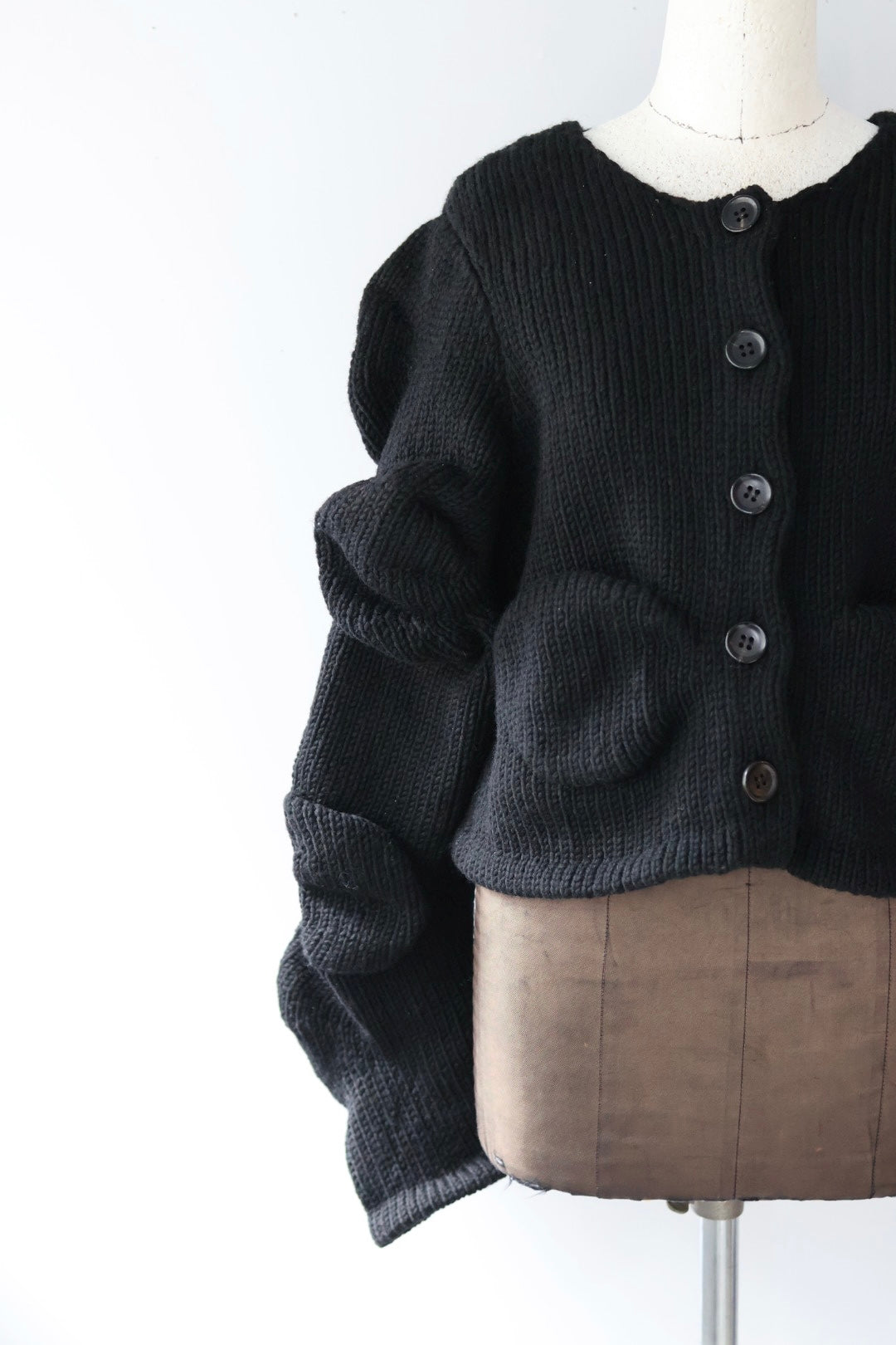 Pillings "Cardigan with unstable sleeves" (black)