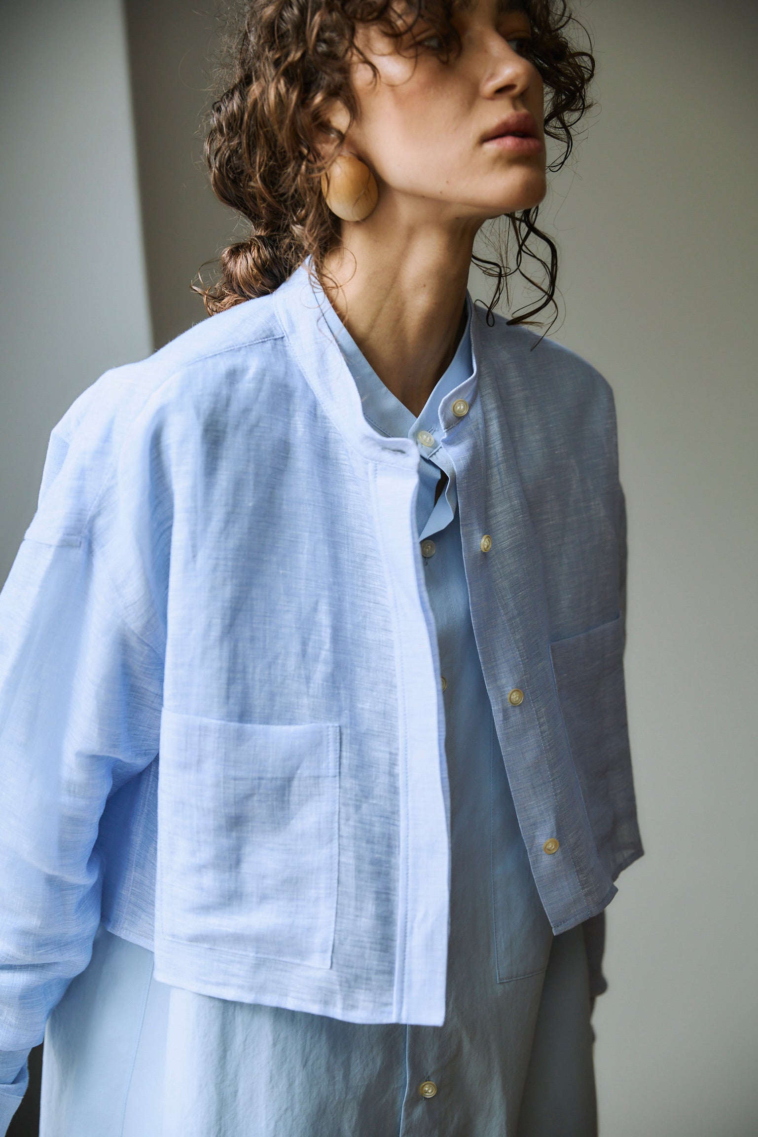 VILLD "Cropped wide shirt" (blue)