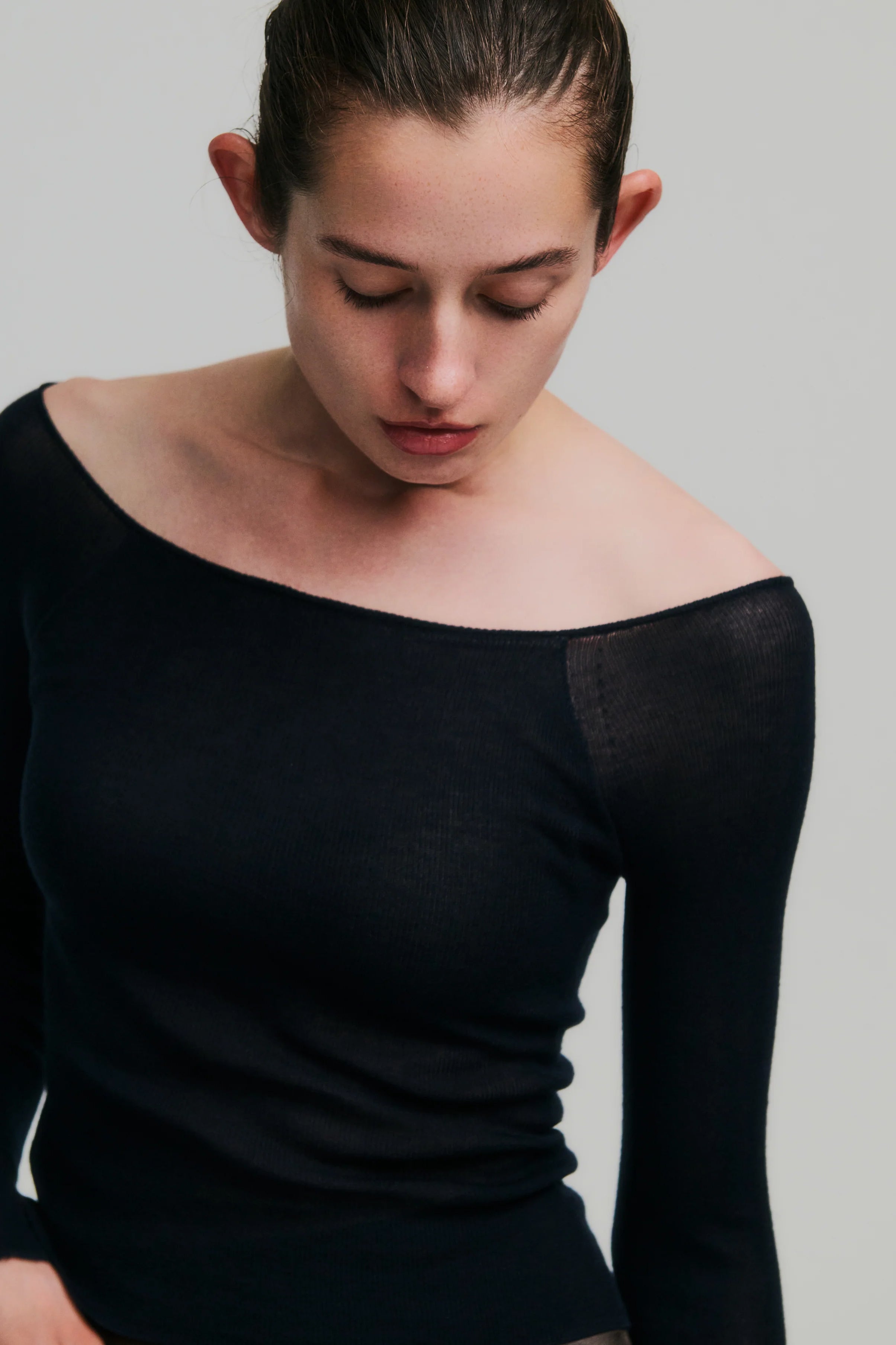 NICENICE MOMENT "CROPPED OPEN SHOULDER" (Future dusk)