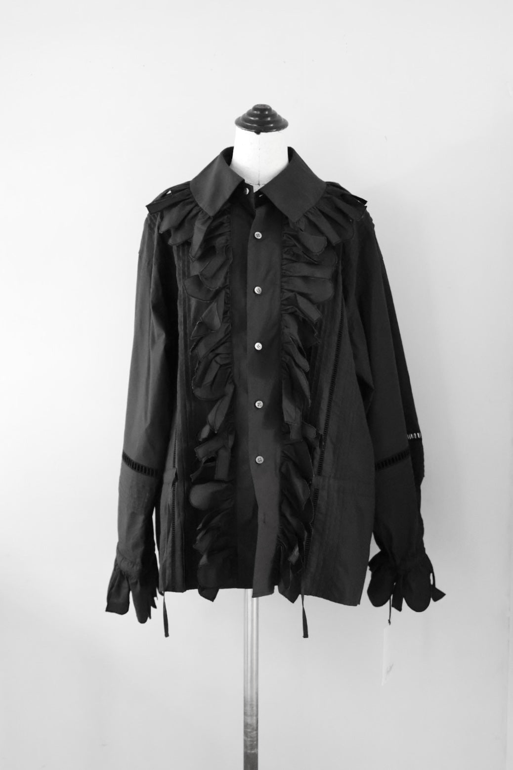 JUN MIKAMI "ruffle shirt" (black)