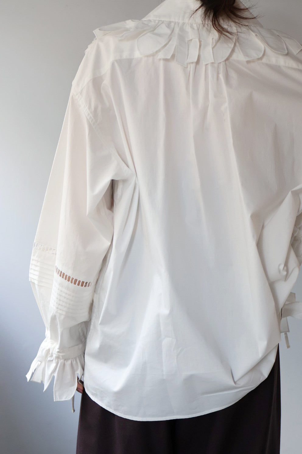 JUN MIKAMI "ruffle shirt" (white)
