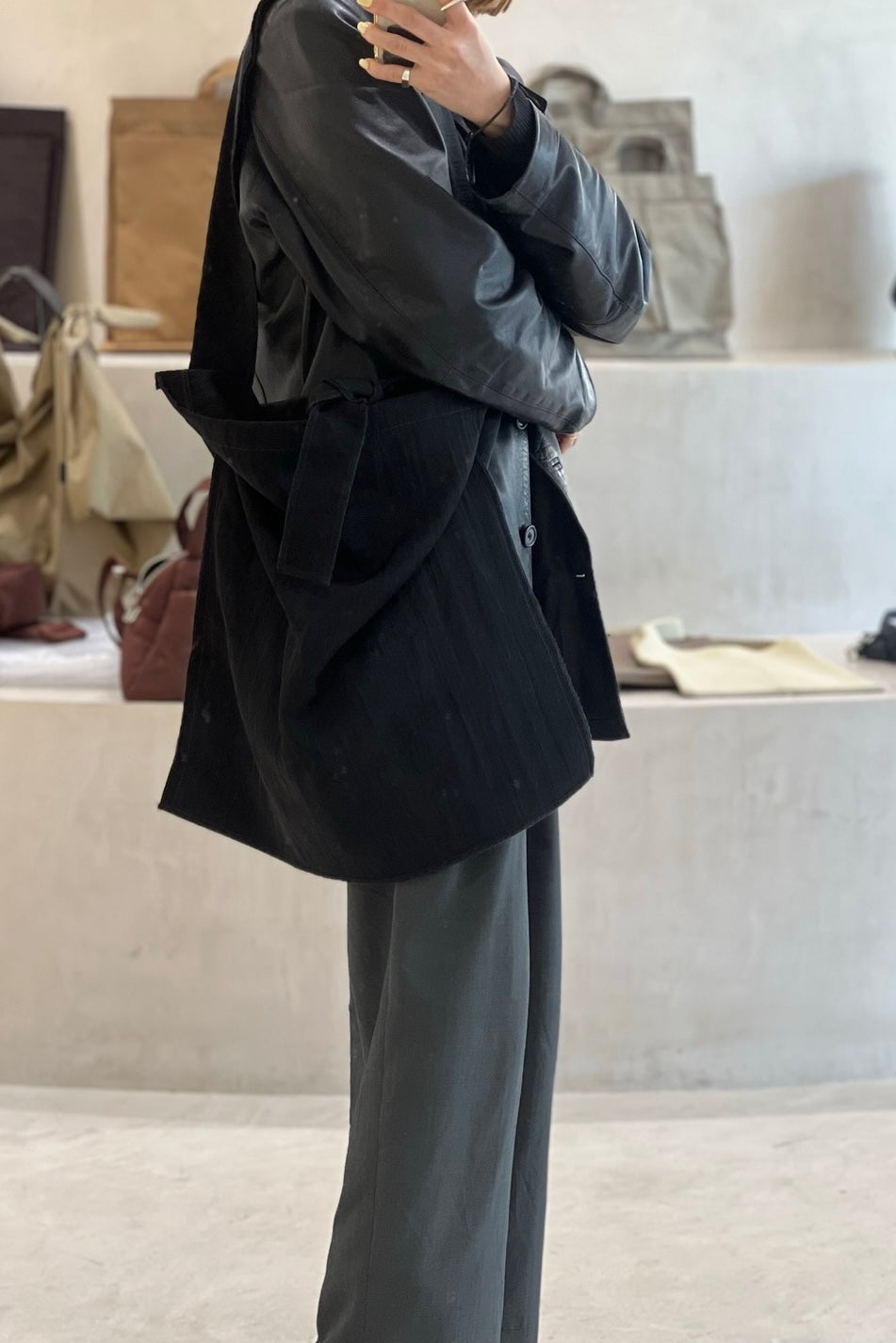 ITTI "MARY INSIDE OUT TOTE - L” (black, brown, green, red)