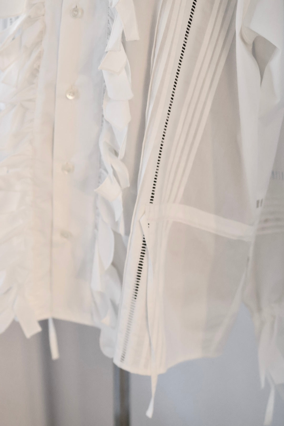 JUN MIKAMI "ruffle shirt" (white)