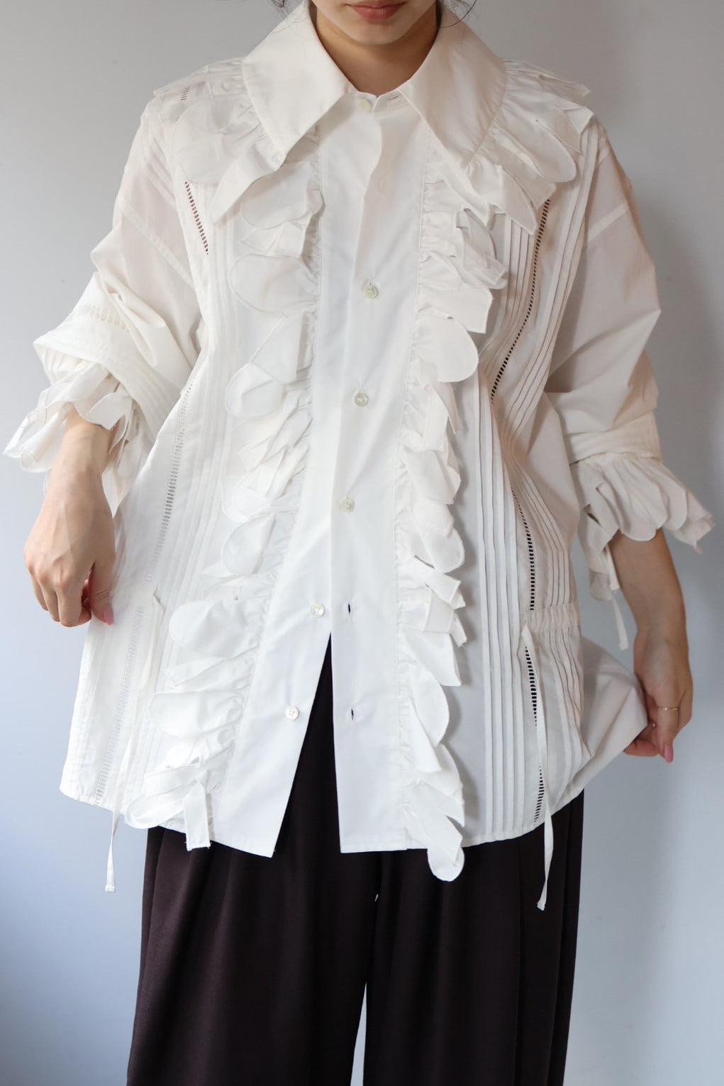 JUN MIKAMI "ruffle shirt" (white)