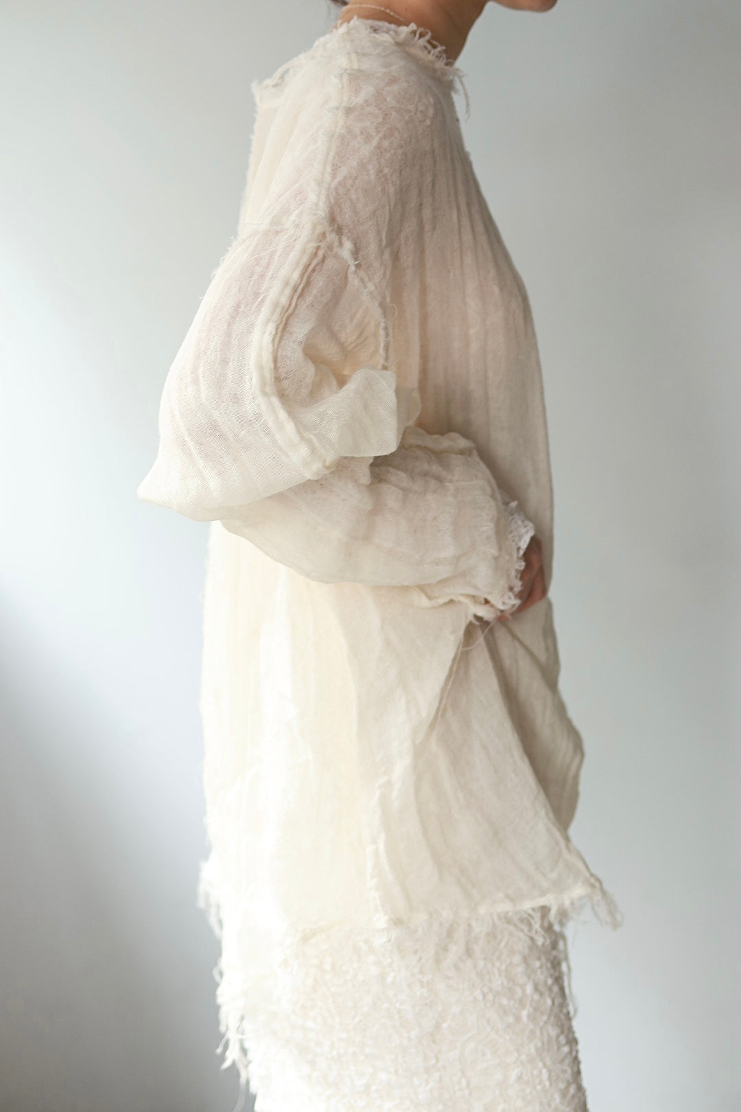 ERiKO KATORi "wool linen gawze top" (ivory)