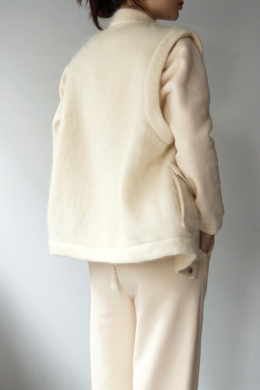 ERiKO KATORi "kid mohair vest" (ivory)