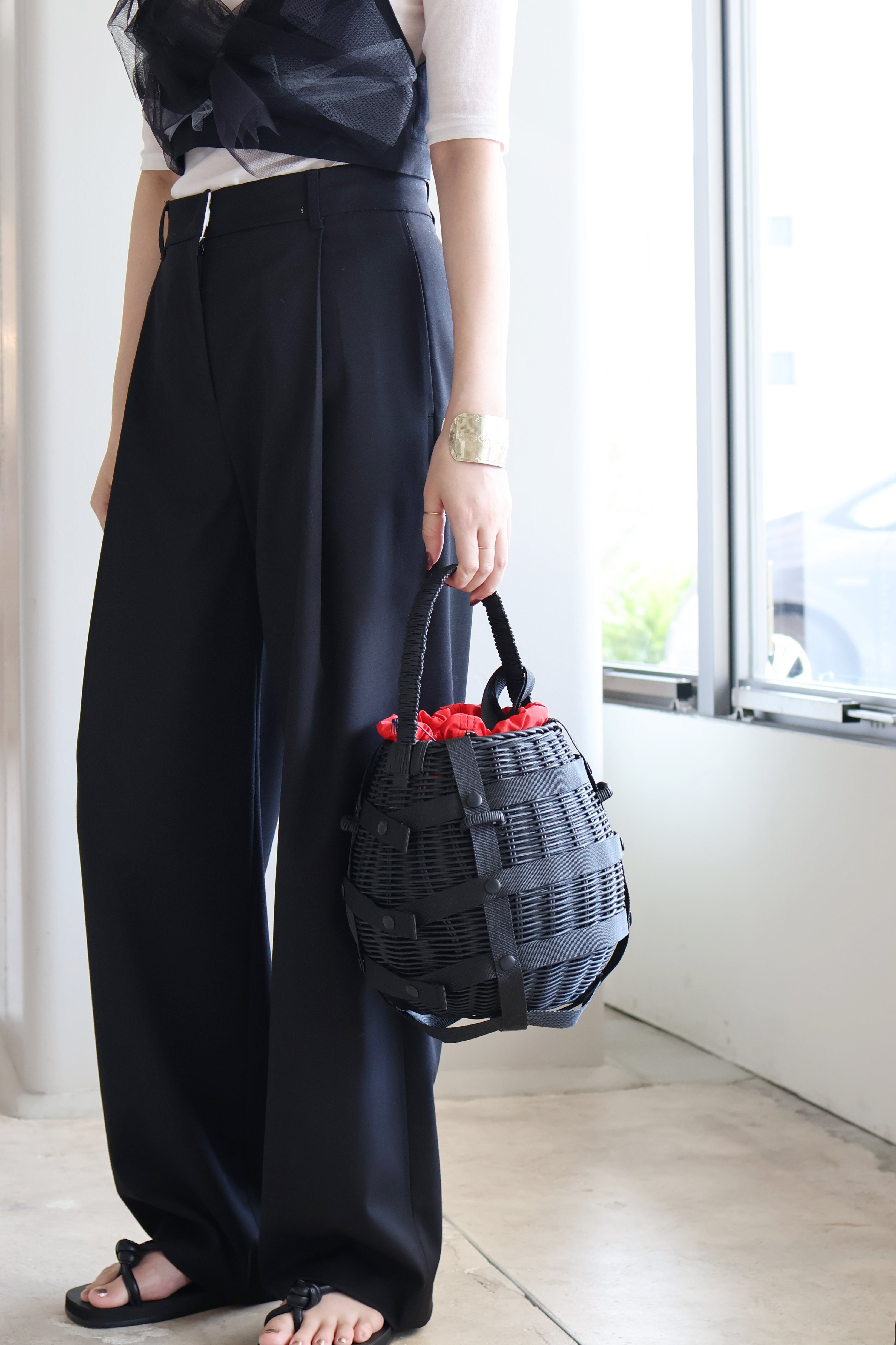 JUN MIKAMI "bomber basket bag" (black)