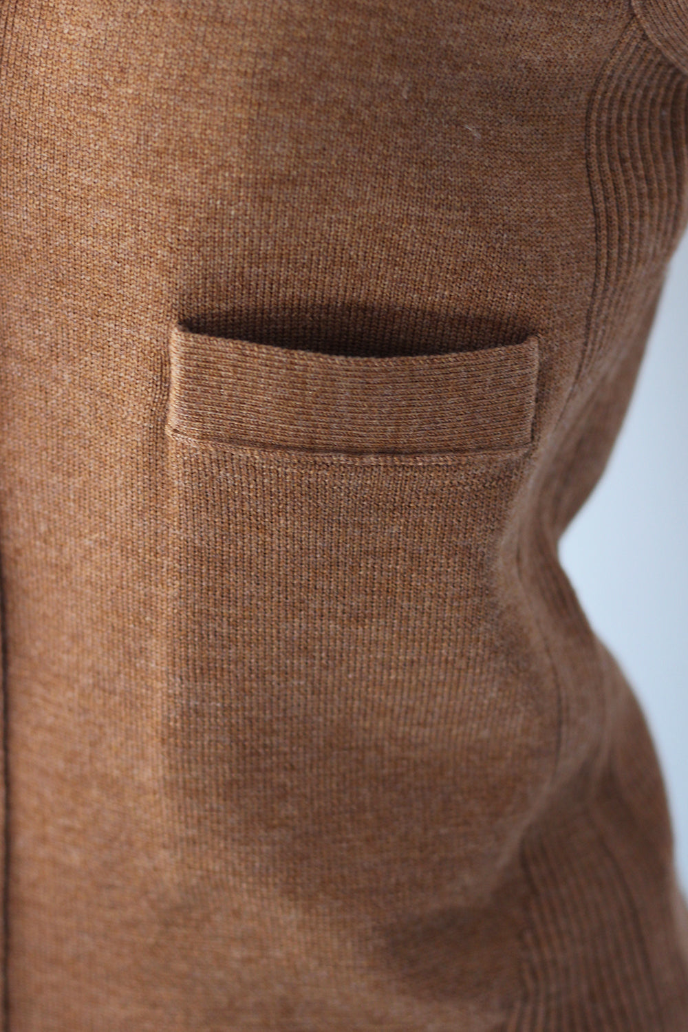 JUN MIKAMI "knit vest" (camel)