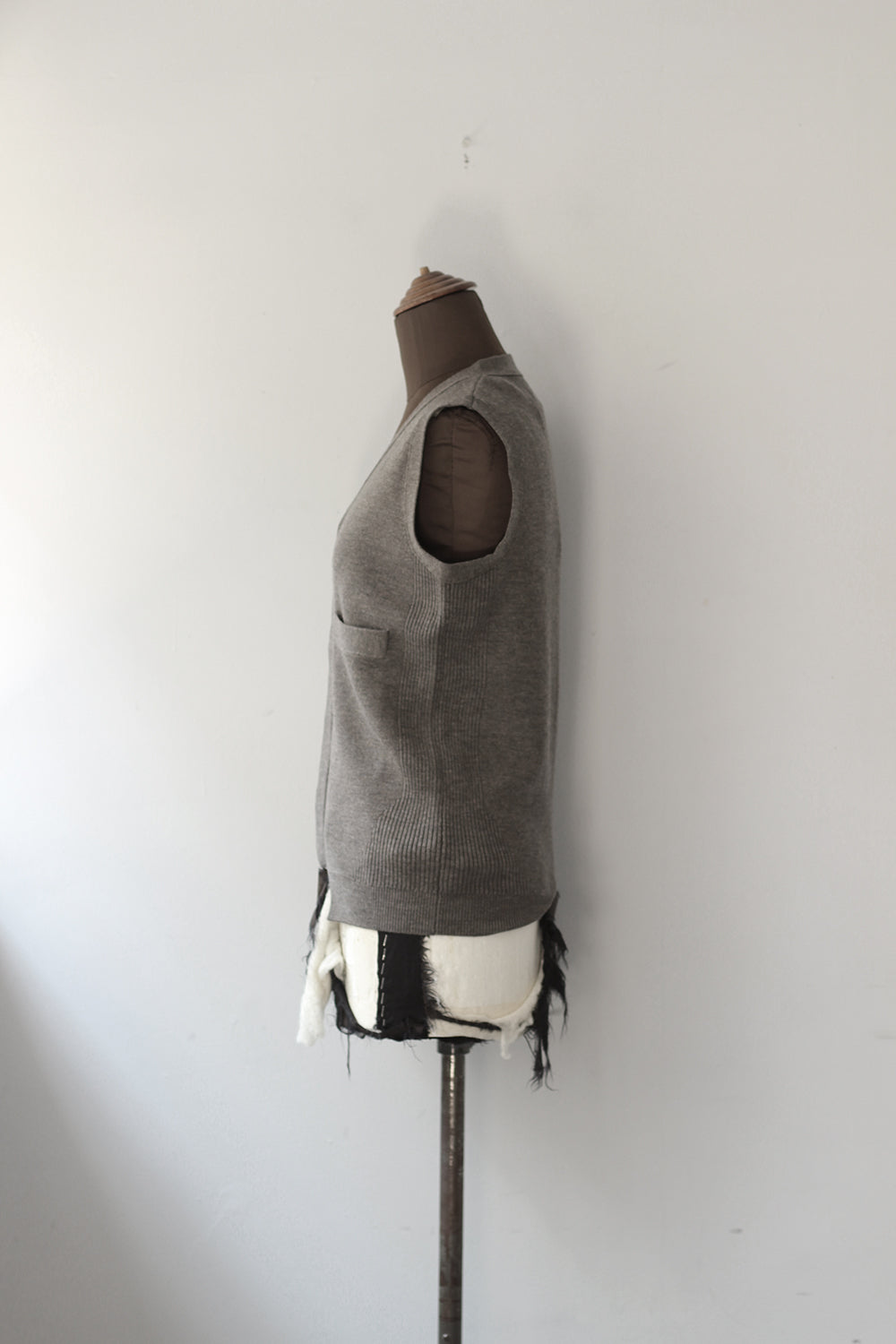 JUN MIKAMI "knit vest" (gray)