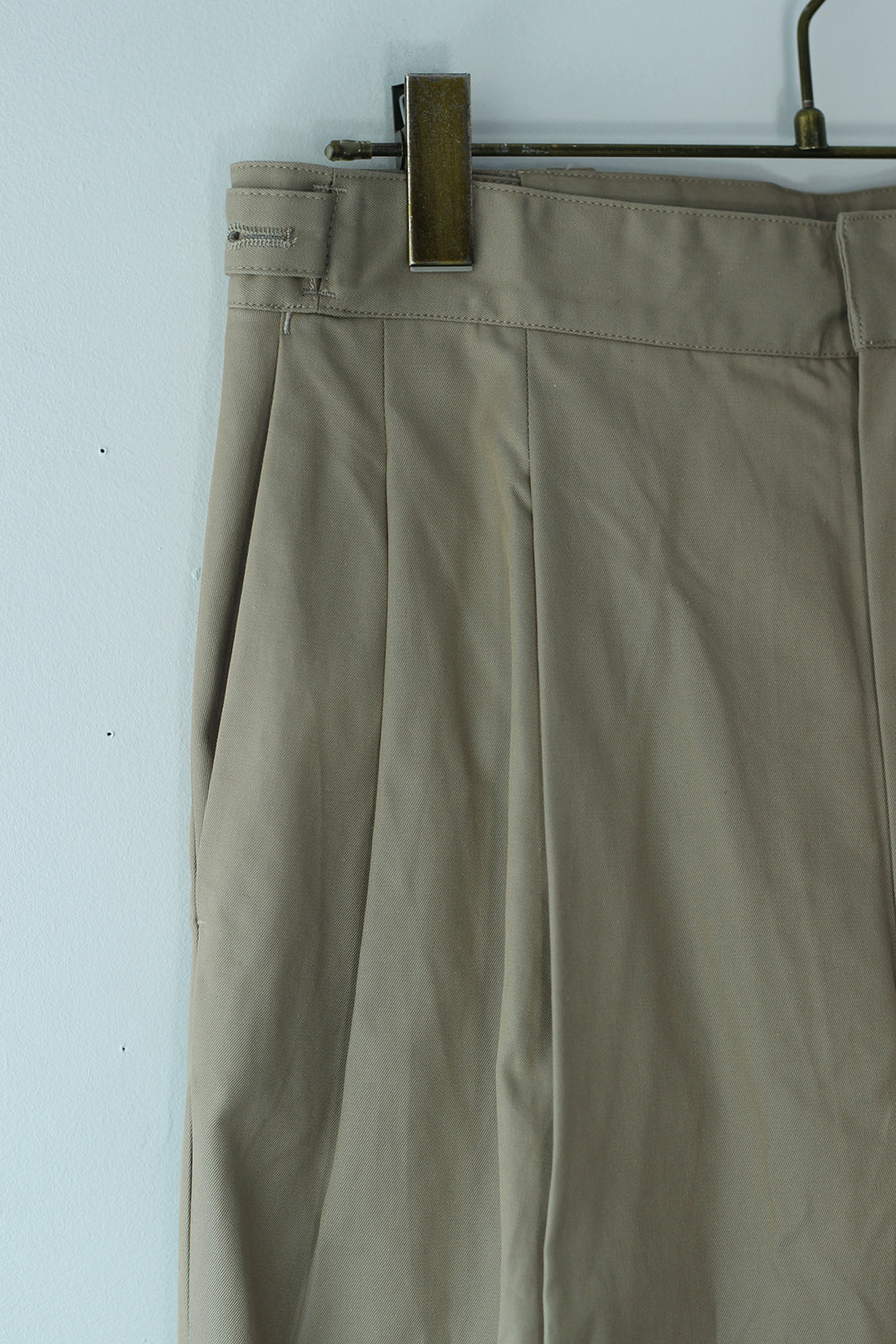 JUN MIKAMI "variable chinos pants" (beige)