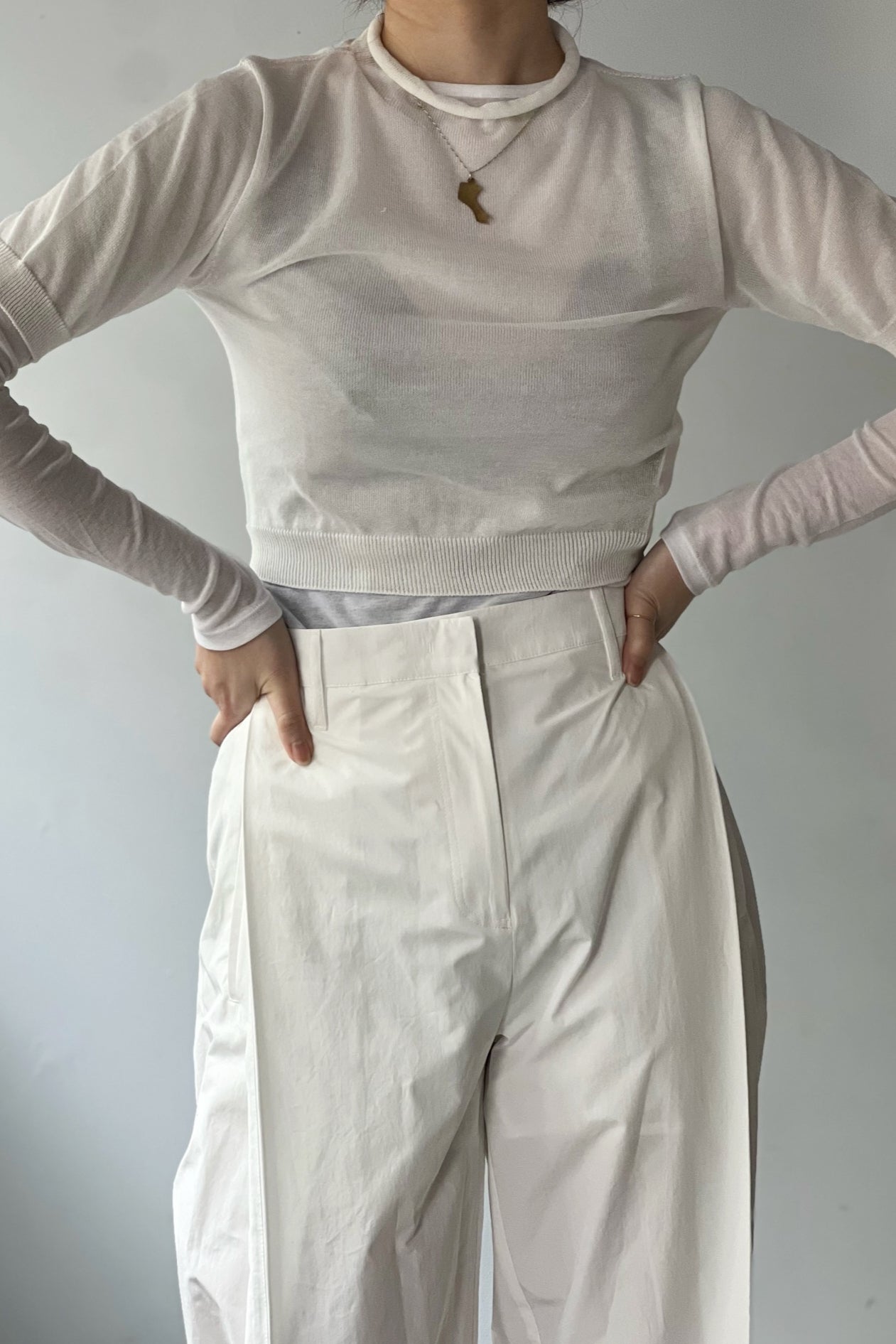AMOMENT "sheer cropped knit" (white)