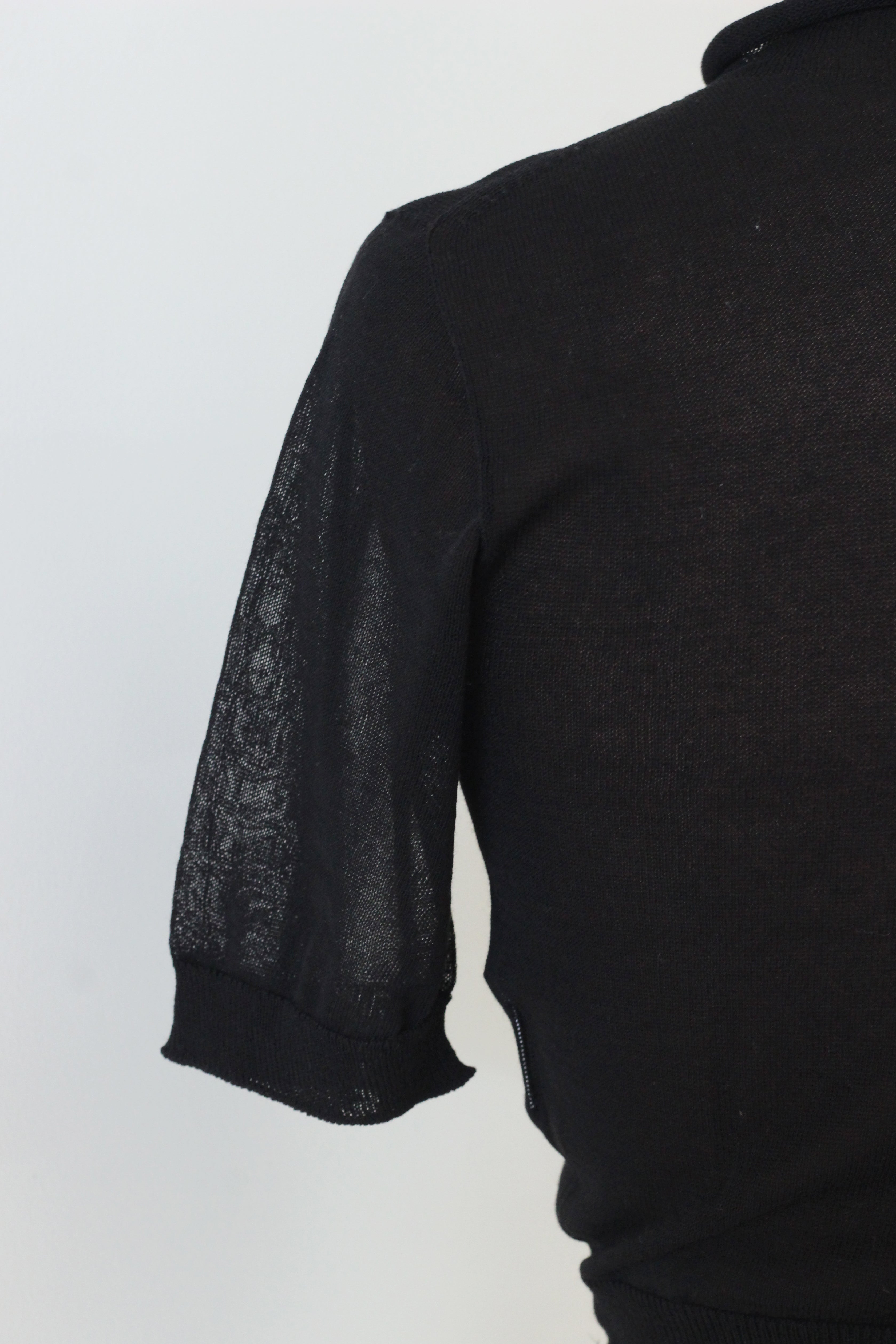 AMOMENT "sheer cropped knit" (black)