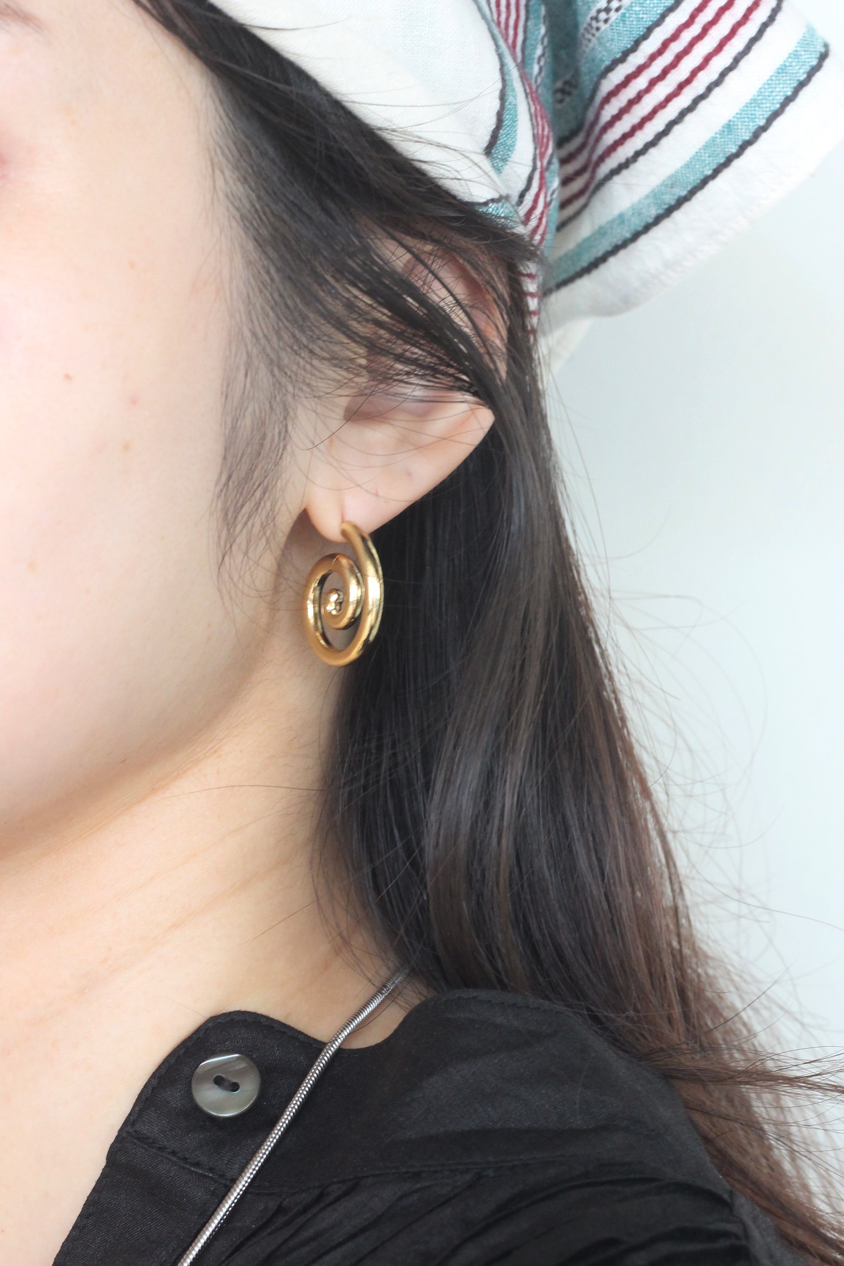 LE MOON "spiral sun pierce" (gold)