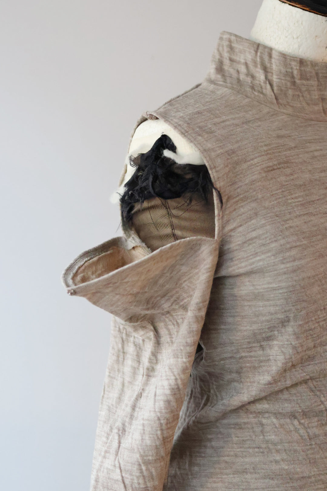 TANAKA "High-Neck Jersey Top" (beige)