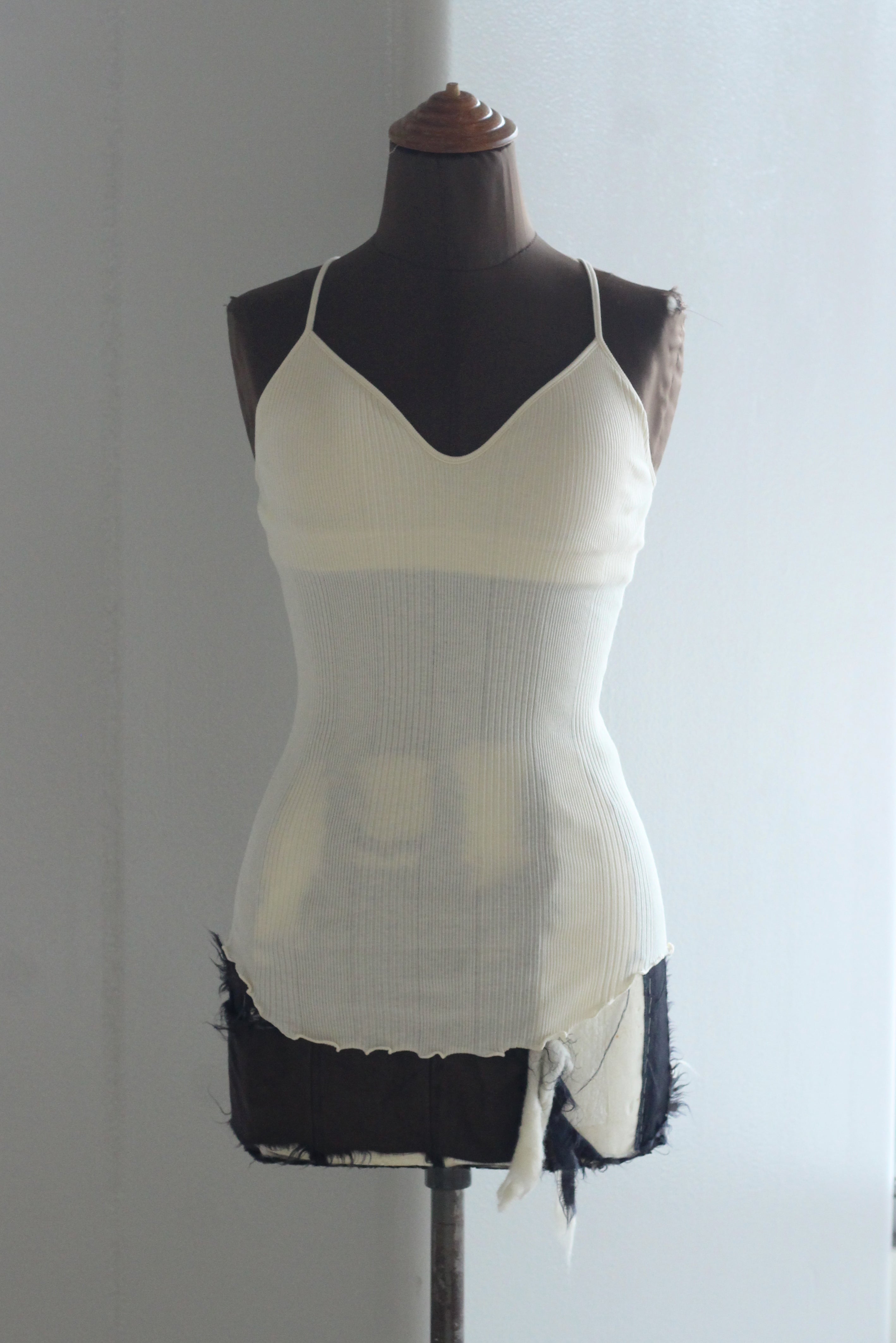 HAKUJI "Random rib bra camisole" (ivory)