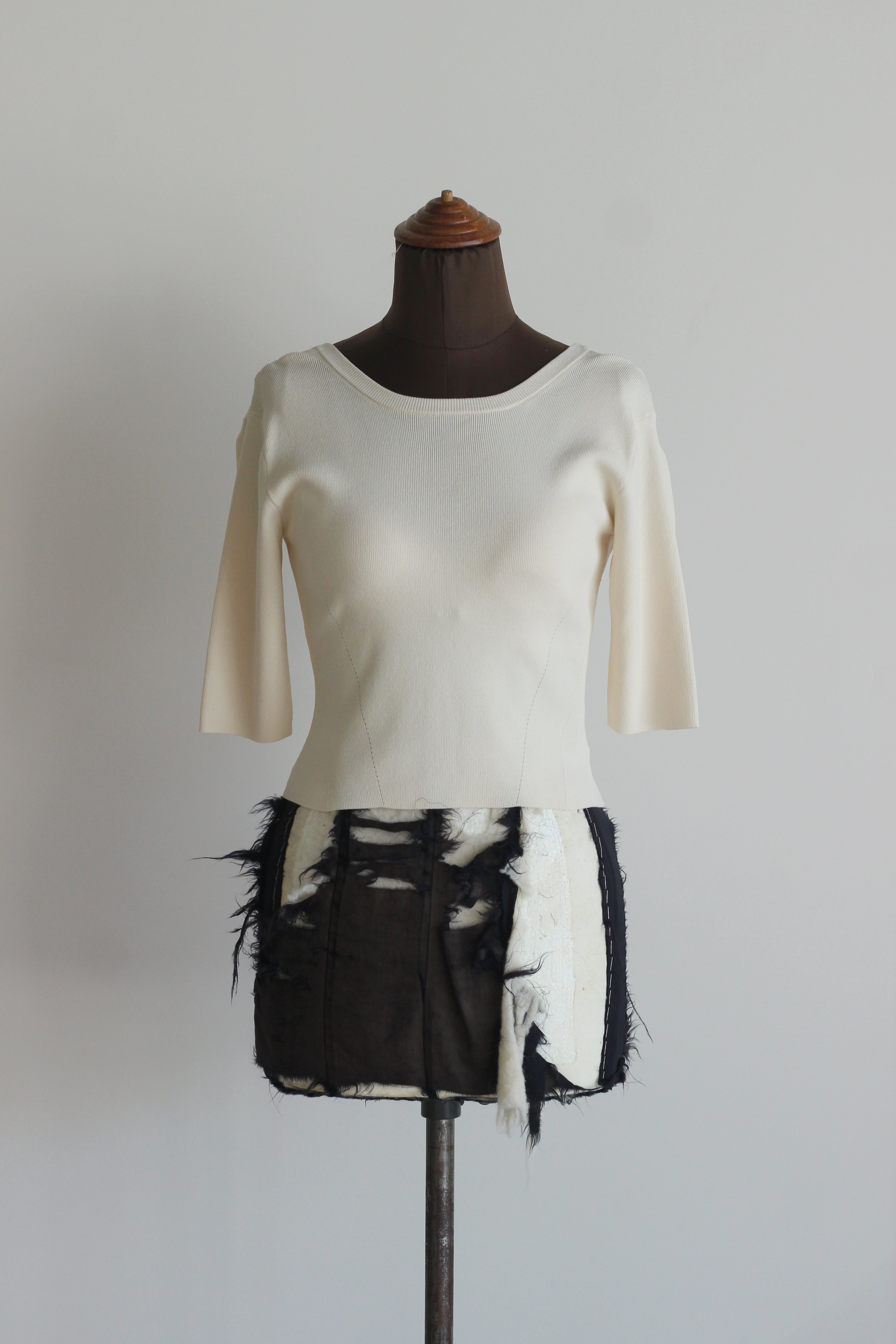 NICENICE MOMENT "CROPPED COMPACT TEE" (ecru)